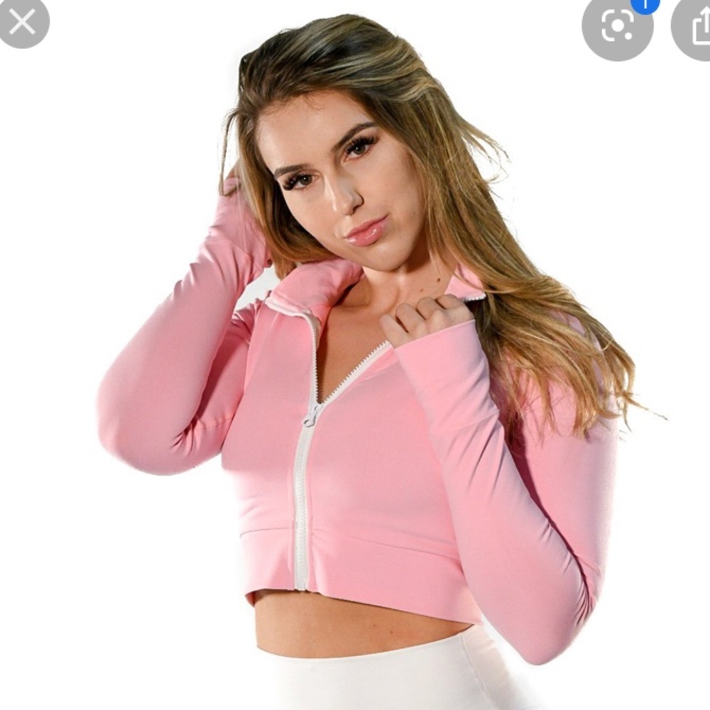 Til you collapse cropped zip up